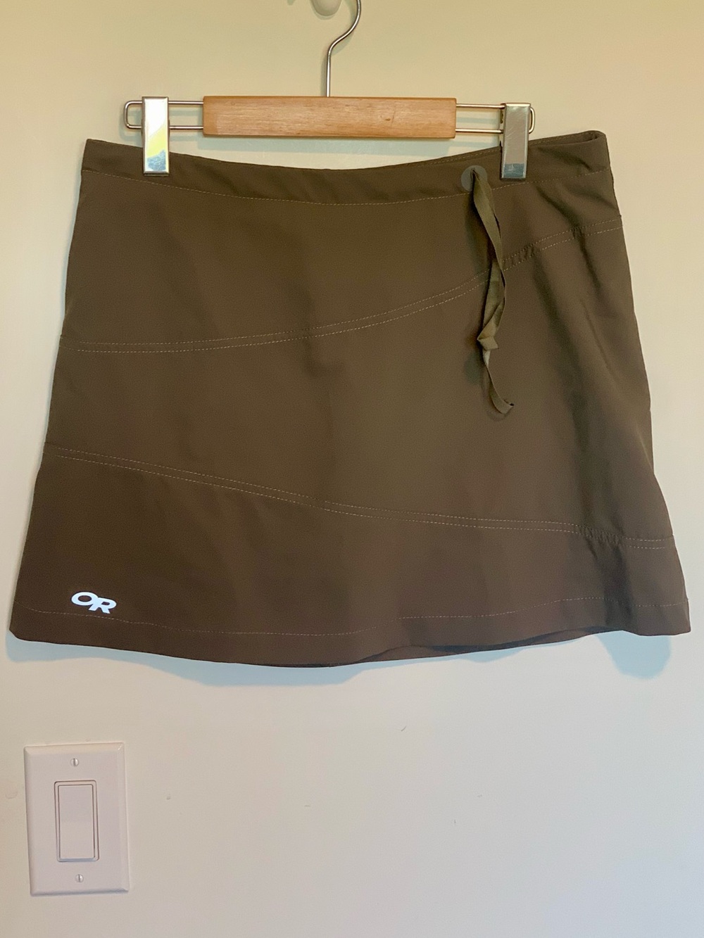Outdoor Research skirt Expressa Skort Size 6 Built in Shorts brown green khaki